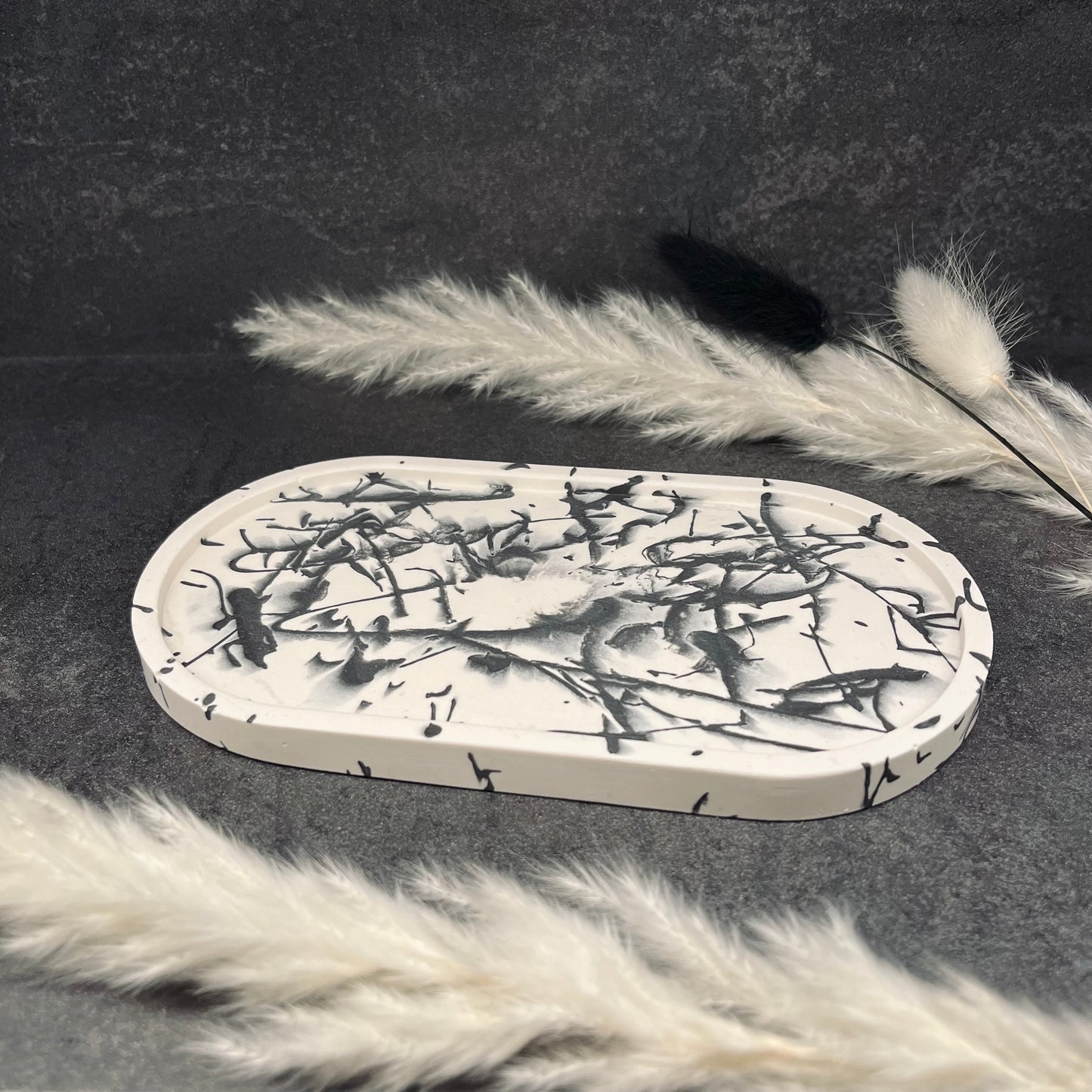 Support oval - White & black (parfaitement imparfait)